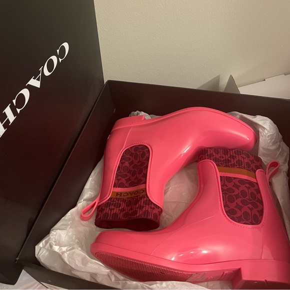 NWT Coach Rivington Rain Bootie in Bright Watermelon. Size 8 - Picture 8 of 8